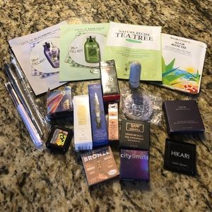 MAKEUP BUNDLE EYE SHADOW, MAKEUP BRUSHES, LIPSTICK